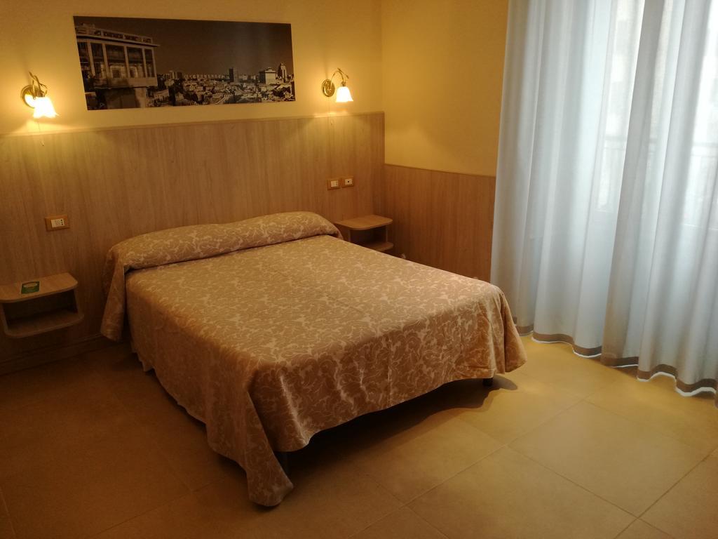 Hotel Cantore ジェノヴァ エクステリア 写真